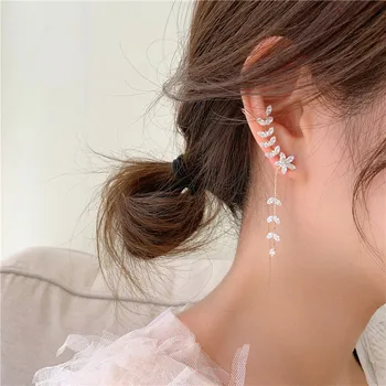 2020 Корейски нов дизайн на модни бижута луксозни обеци с листа цирконий Креативен дизайн скоба за ушите на дамски обици