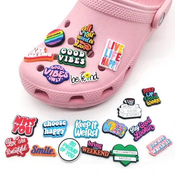 20 стилове Насърчава Фраза PVC Окачване за Обувки DIY Мото Аксесоари за Обувки за крокодиловых сабо Украса Обтегач Унисекс детски Подаръци