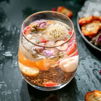 Естествени Ароматерапевтични Чай, Цвете чай с пакетче сушени плодове, Включва китайски Билков чай Longan Rose Хинап, Чай за красота на кожата 180 г