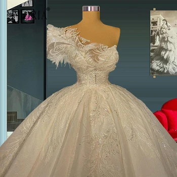 Бяла Сватбена рокля от Органза Трапецовидна форма с едно рамо от слонова кост, Сватбената Рокля на Принцеса Поръчкови Сватбена рокля 2022, Разкошни Рокли