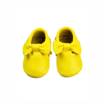 Естествена кожа ярки цветове обувки подметка с пискюли детски обувки, мокасини слипоны с лък и възел детски обувки с размери от 0-24 месеца